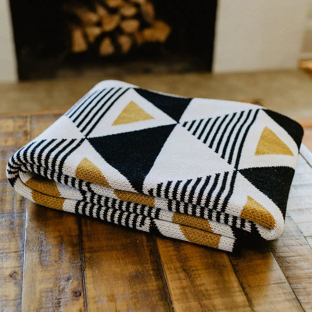 Envie Throw Blanket Black and Gold