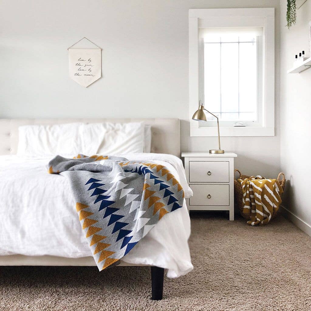 Seek & Swoon Throw Blanket
