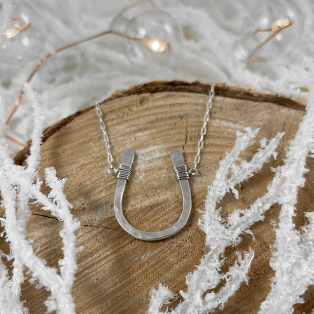 Textured Horseshoe Necklace